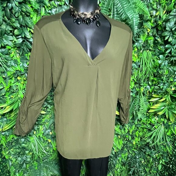 DRESS BARN Tops Women 3XL Green Pleated Blouse V Neckline Layered  1617‎ - Picture 3 of 9